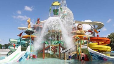 Kąpielisko termalne Rába Quelle w Győr 05