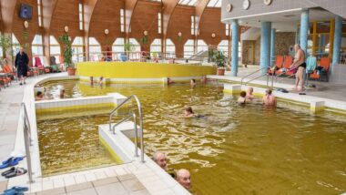 Tiszaújváros - baseny termalne