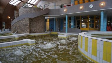 Tiszaújváros - baseny