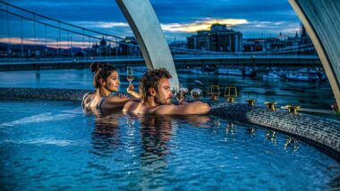 Rudas - spa na dachu i basen