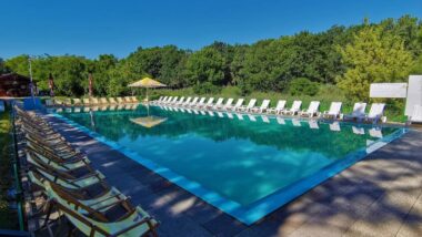 ThermalPark Nitrava - basen przy jeziorze