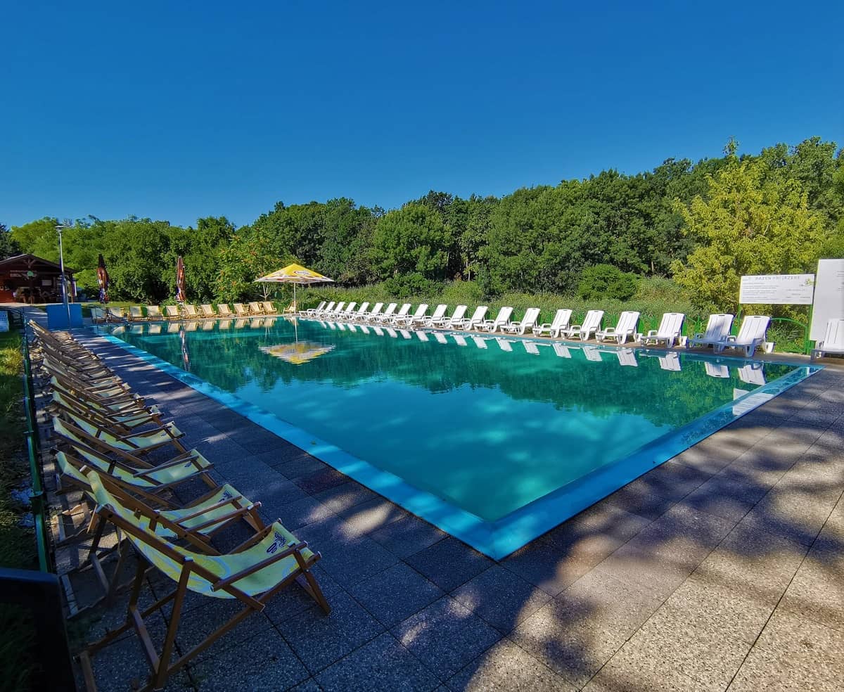 ThermalPark Nitrava - basen przy jeziorze