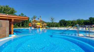 ThermalPark Nitrava - basen relaksacyjny z barem wodnym